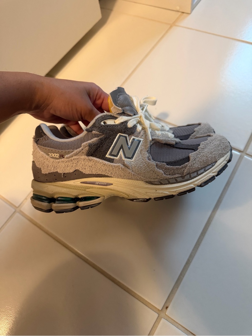 New Balance 2002R